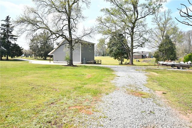 606 Lamar Mitchell Road, Belton, SC 29627
