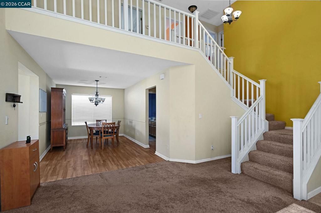 Image 3 of property listing at 616 Ross Circle, Martinez, CA 94553