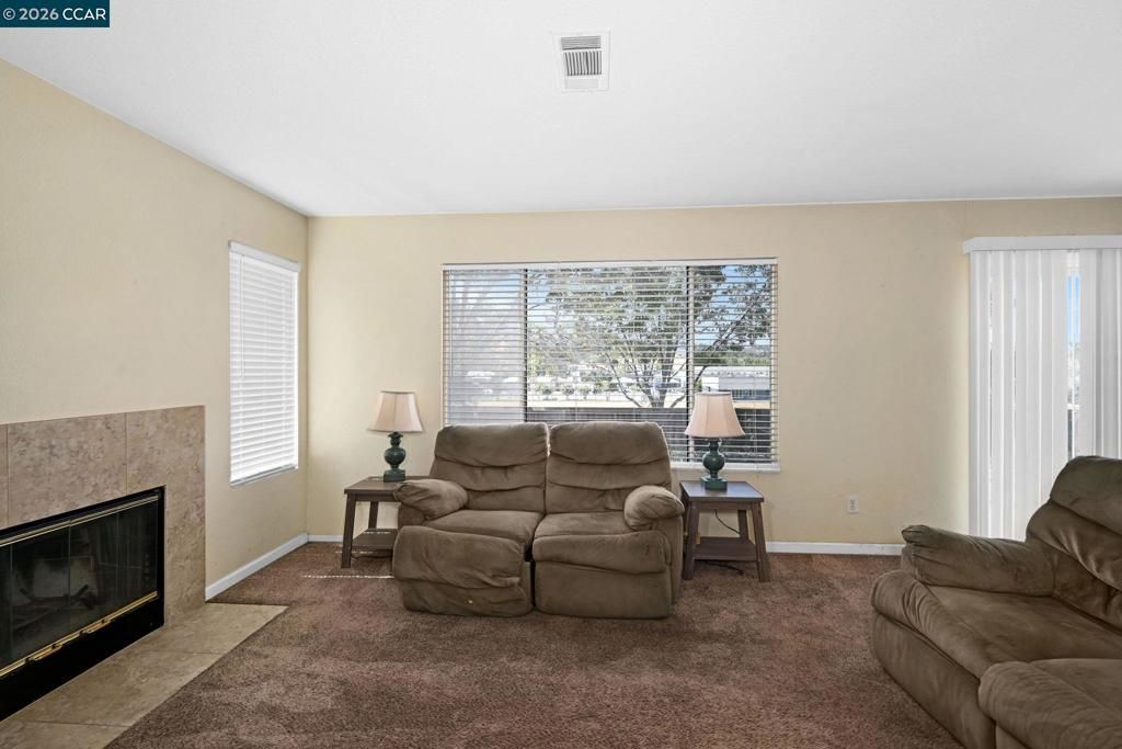 Image 4 of property listing at 616 Ross Circle, Martinez, CA 94553