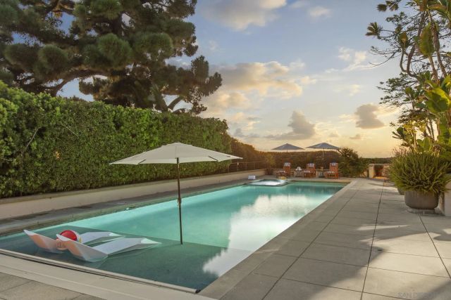 1515 El Camino Del Teatro, La Jolla, CA 92037