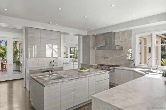 1515 El Camino Del Teatro, La Jolla, CA 92037