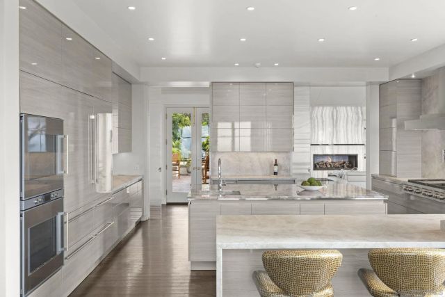 1515 El Camino Del Teatro, La Jolla, CA 92037