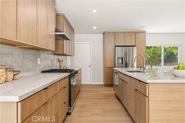 9324 Elben Avenue, Sun Valley (los Angeles), CA 91352