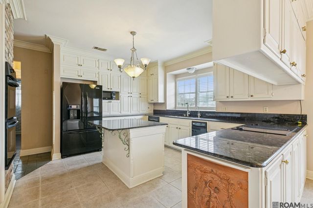 4420 Lake Limestone Dr, Baton Rouge, LA 70816