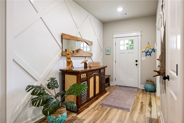 23 Chaucer Drive, Bella Vista, AR 72714
