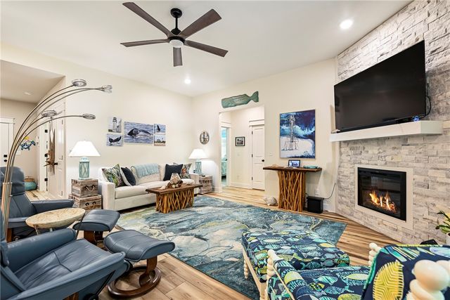 23 Chaucer Drive, Bella Vista, AR 72714