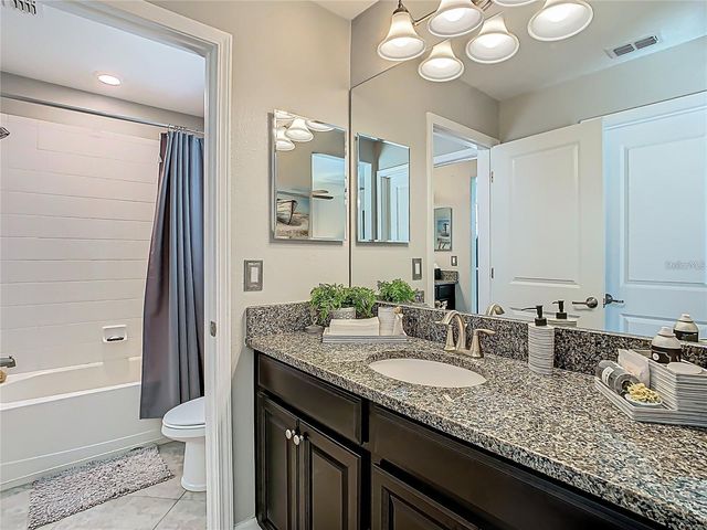 28642 TRANQUIL LAKE CIRCLE, Wesley Chapel, FL 33543