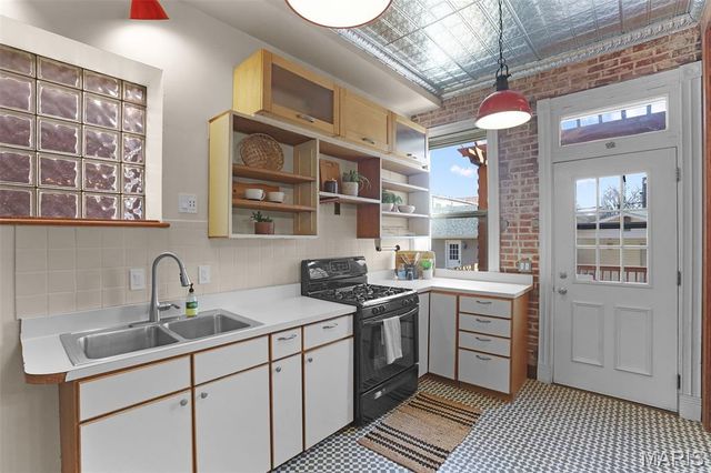 2324 Arkansas Avenue, St Louis, MO 63104