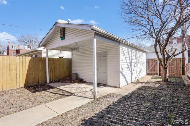 2324 Arkansas Avenue, St Louis, MO 63104