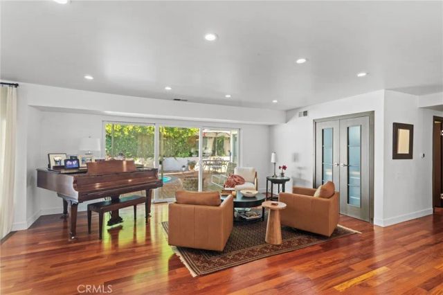 2390 Nalin Drive, Los Angeles, CA 90077