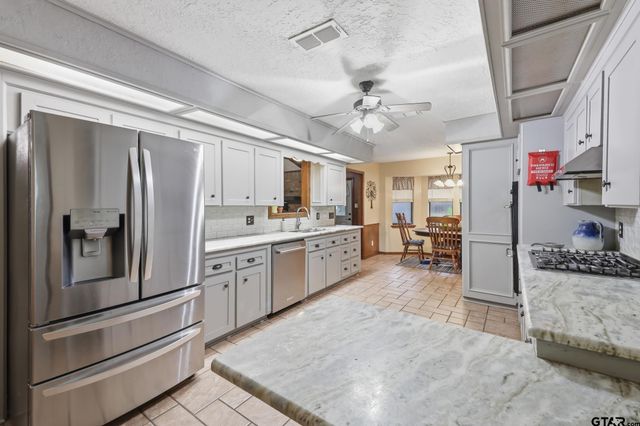9406 State Highway 154 W, Big Sandy, TX 75755
