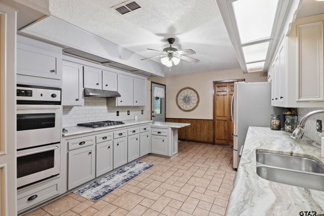 9406 State Highway 154 W, Big Sandy, TX 75755