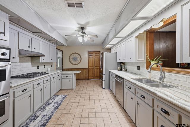 9406 State Highway 154 W, Big Sandy, TX 75755