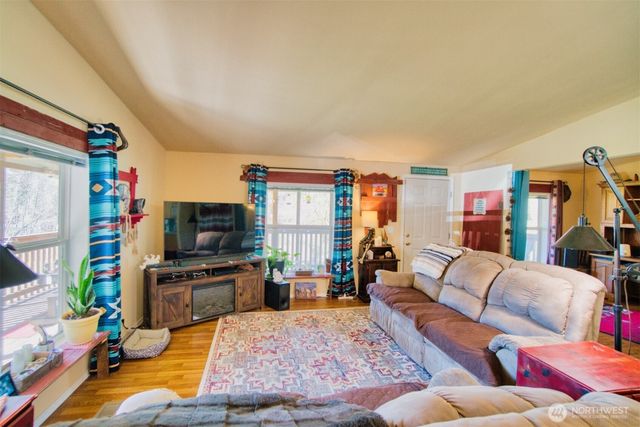 404 Meade Hill Road, Glenoma, WA 98336