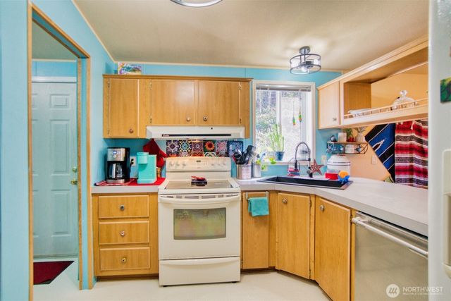 404 Meade Hill Road, Glenoma, WA 98336