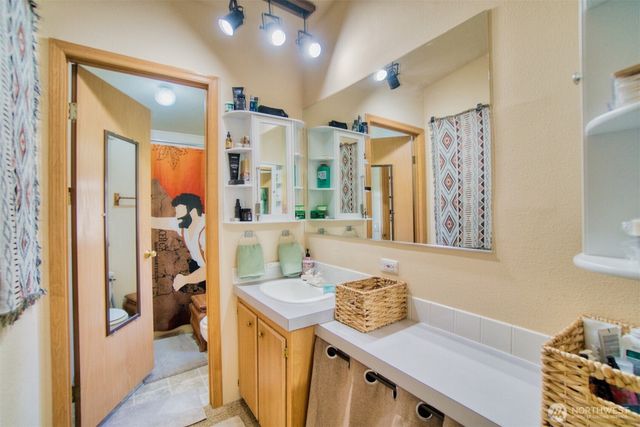 404 Meade Hill Road, Glenoma, WA 98336