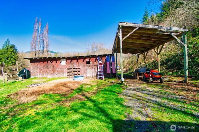 404 Meade Hill Road, Glenoma, WA 98336