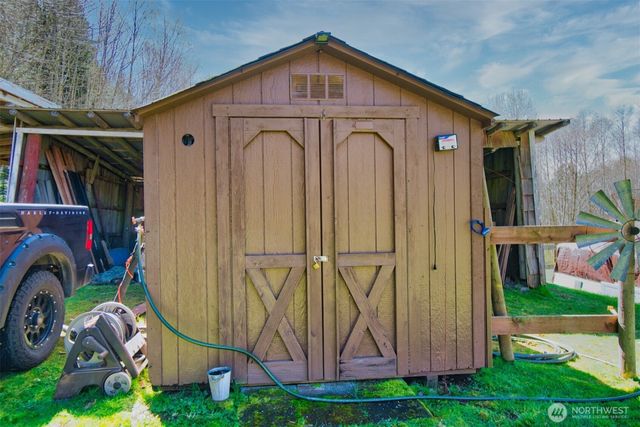 404 Meade Hill Road, Glenoma, WA 98336