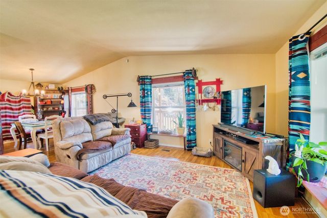 404 Meade Hill Road, Glenoma, WA 98336