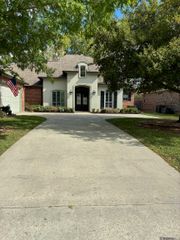 15749 Parkside Ct, Baton Rouge, LA 70817