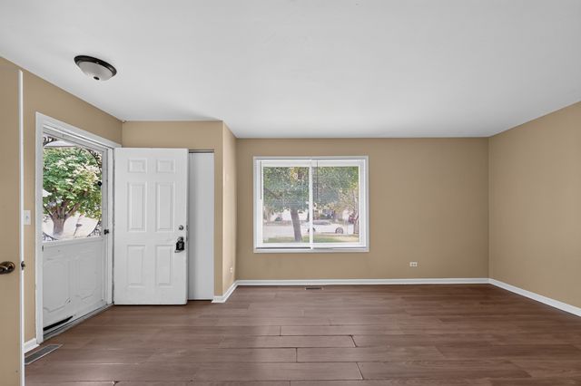 1371 Andover Drive, Aurora, IL 60504