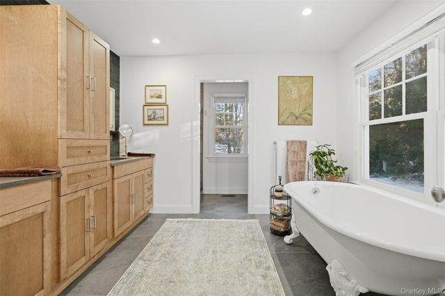 19 Sherwood Road, Pound Ridge, NY 10576