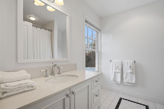 19 Sherwood Road, Pound Ridge, NY 10576