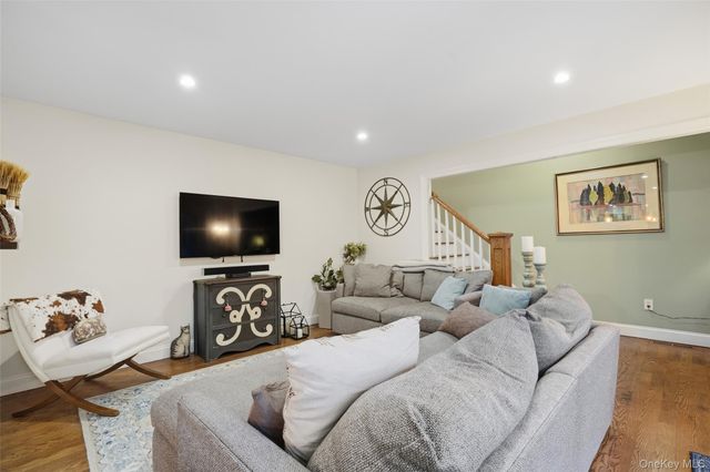 19 Sherwood Road, Pound Ridge, NY 10576