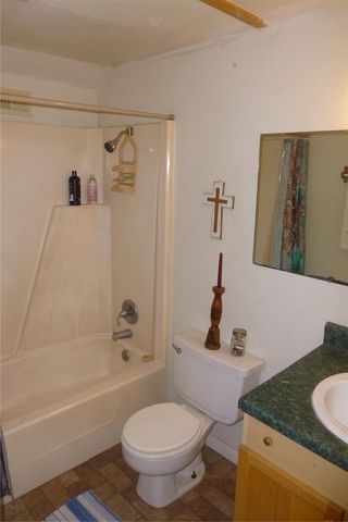 502 W 10th ST, Taylor, TX 76574