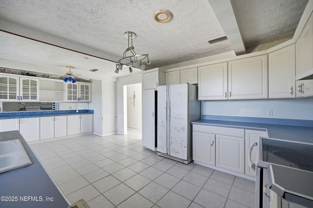 1625 CARBONDALE Drive N, Jacksonville, FL 32208