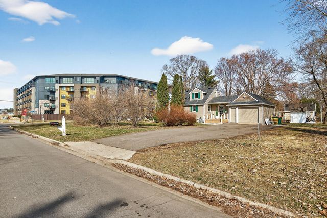 8893 Griggs Avenue, Circle Pines, MN 55014