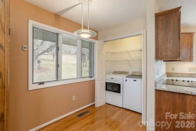 30 La Vista Drive, Mills River, NC 28759