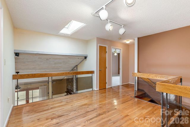 30 La Vista Drive, Mills River, NC 28759