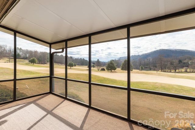 30 La Vista Drive, Mills River, NC 28759