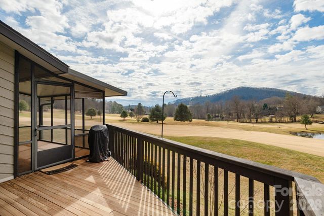 30 La Vista Drive, Mills River, NC 28759