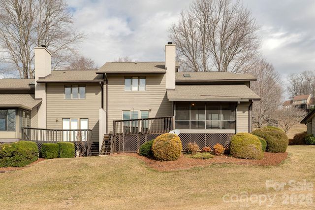 30 La Vista Drive, Mills River, NC 28759