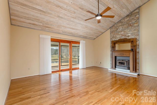 30 La Vista Drive, Mills River, NC 28759