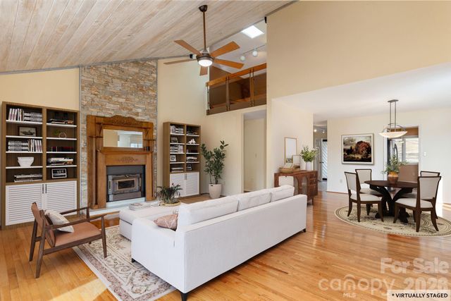 30 La Vista Drive, Mills River, NC 28759