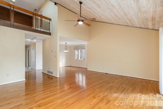 30 La Vista Drive, Mills River, NC 28759