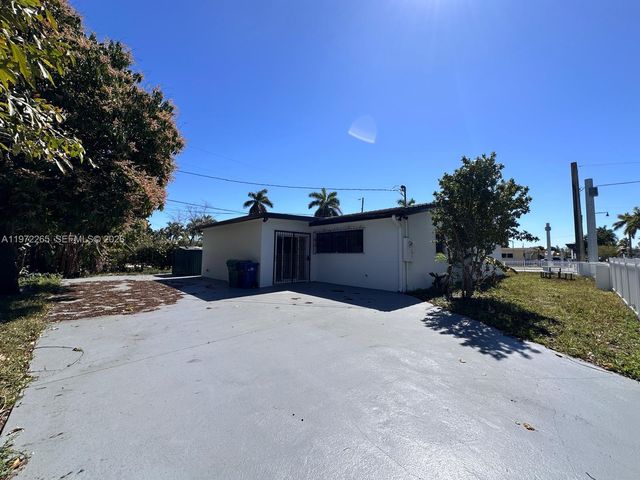 1631 NW 175th St, Miami Gardens, FL 33169