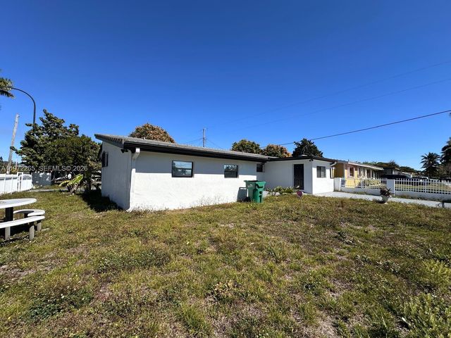 1631 NW 175th St, Miami Gardens, FL 33169