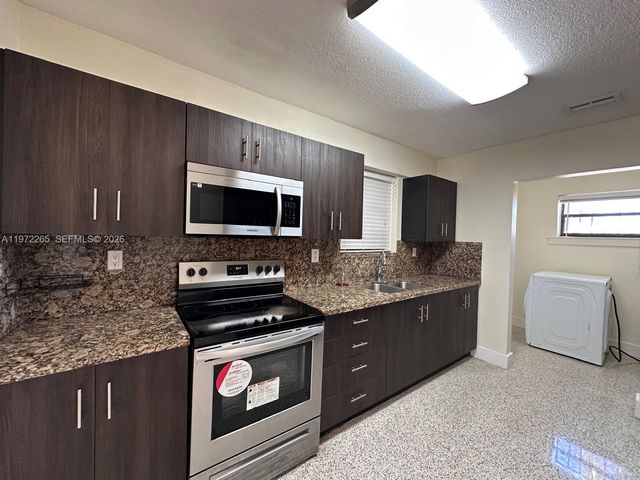 1631 NW 175th St, Miami Gardens, FL 33169