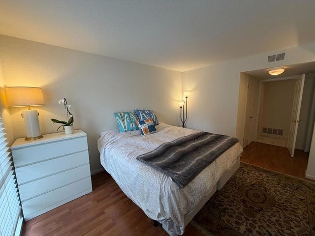 675 Sharon Park Drive 115, Menlo Park, CA 94025