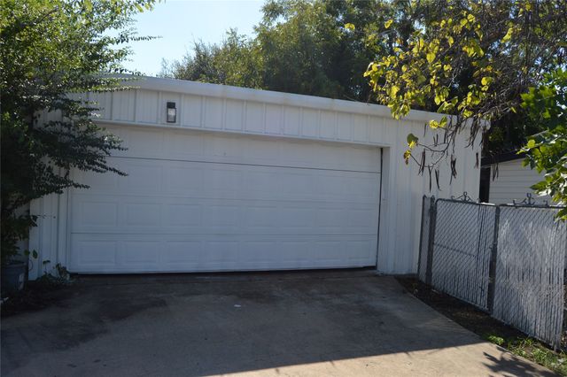 1613 Jones Street, Greenville, TX 75401