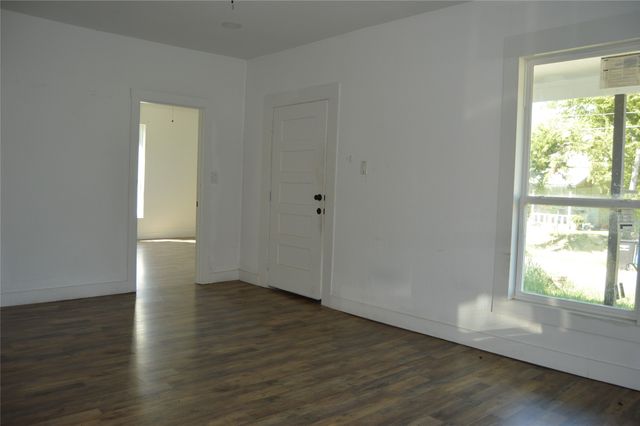 1613 Jones Street, Greenville, TX 75401