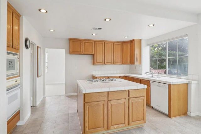 2821 Avenida Valera, Carlsbad, CA 92009