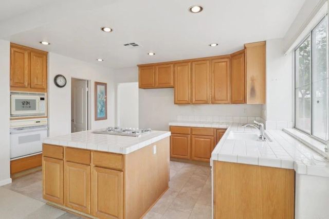 2821 Avenida Valera, Carlsbad, CA 92009