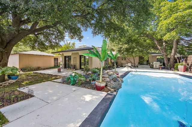 3040 Selma Lane, Farmers Branch, TX 75234