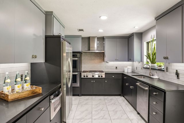 3040 Selma Lane, Farmers Branch, TX 75234