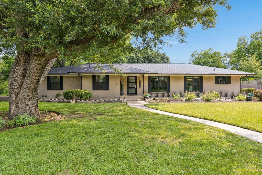 3040 Selma Lane, Farmers Branch, TX 75234